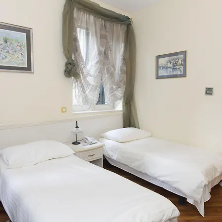Plr Luxury Rooms Apartment