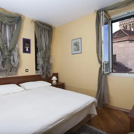 Апартаменты Plr Luxury Rooms *