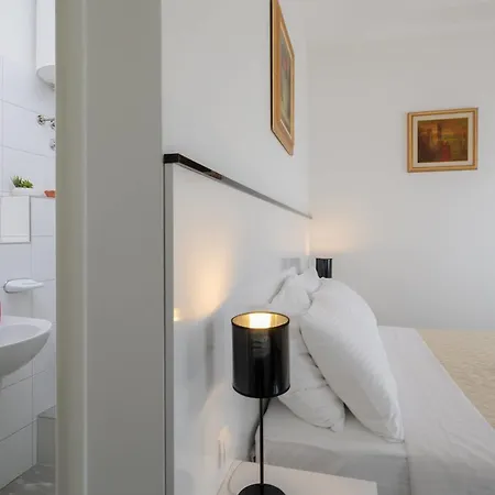 Apartment Plr Luxury Rooms