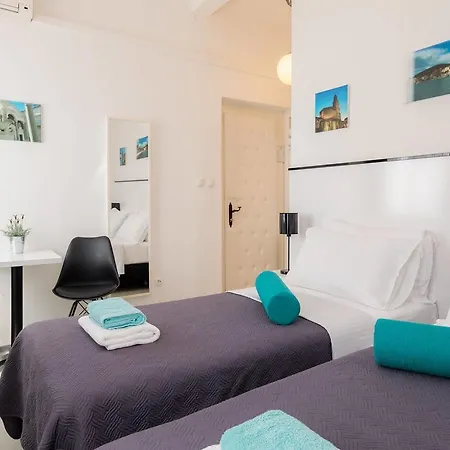 Plr Luxury Rooms Apartment