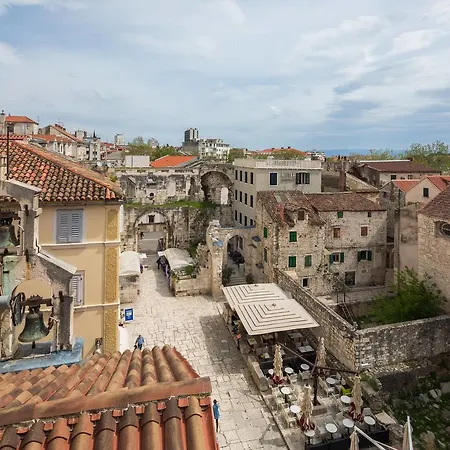 Апартаменти Plr Luxury *